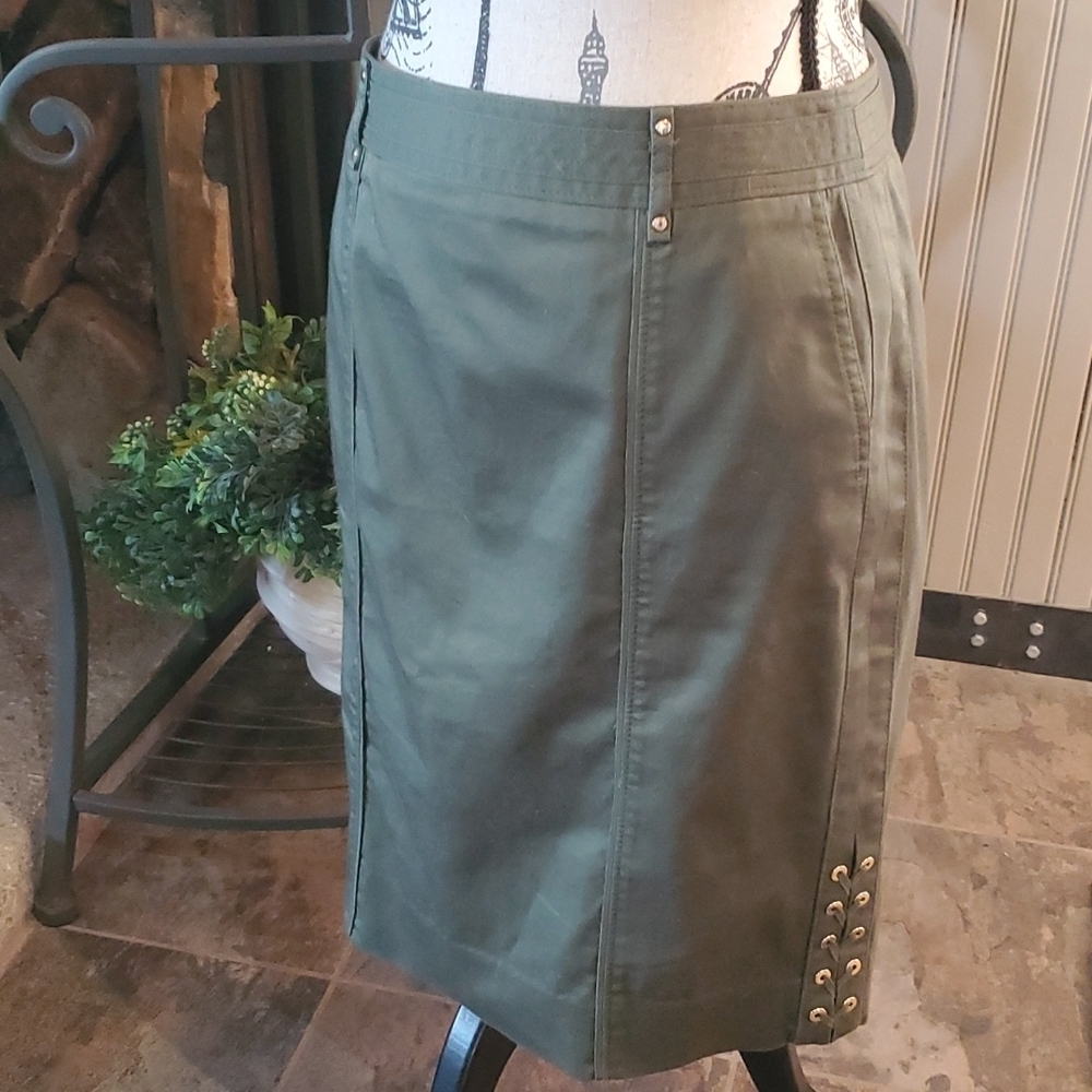 WhiteHouse/BlackMarket * Skirt